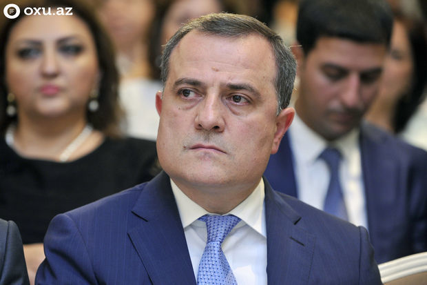 ceyhun-bayramov-isgaldan-azad-edilmis-erazilere-mecburi-kockunlerin-qayitmasi-azerbaycan-ucun-esas-p